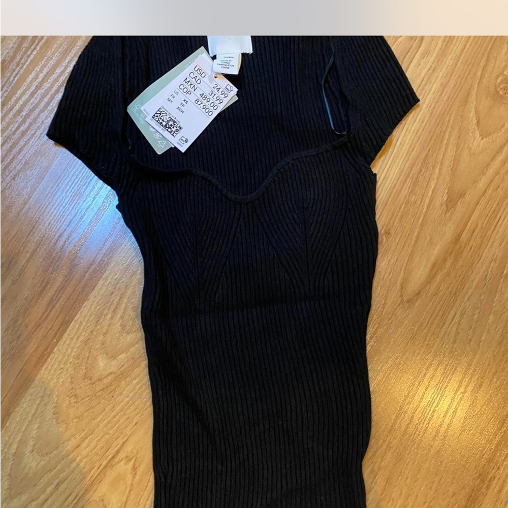 H&M Black Ribbed shirt